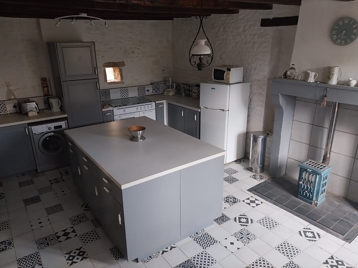 3 bed stone house for sale near Suaux