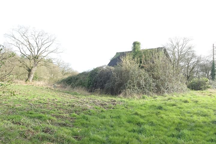 Natuurstenen huis te renoveren nabij Lapenty