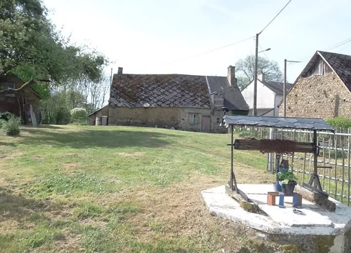 Stone house to renovate near Naillat