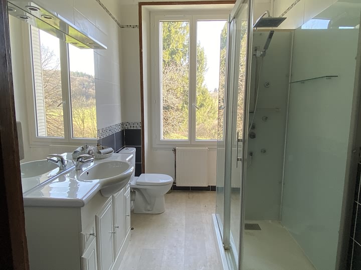 4 bed stone house for sale near Bujaleuf