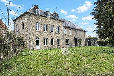 9 bed stone house for sale near Noth