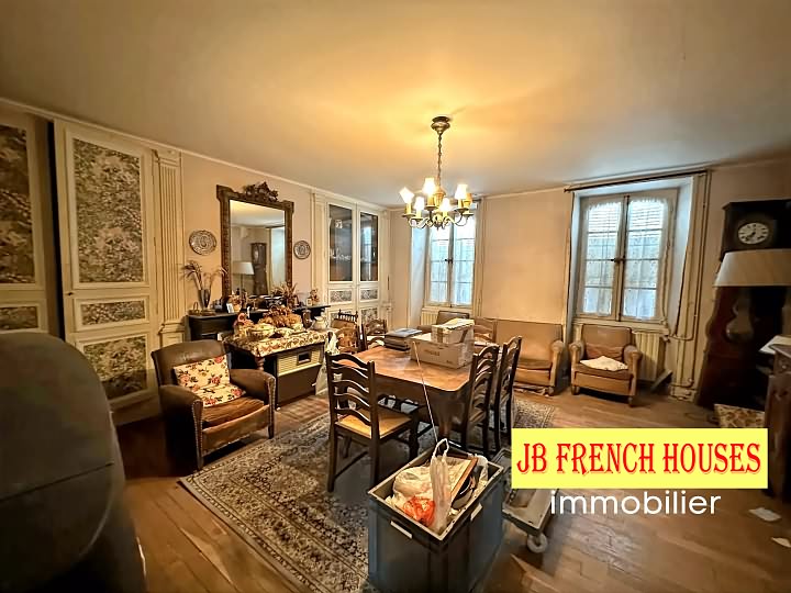 9 bed stone house for sale near Noth