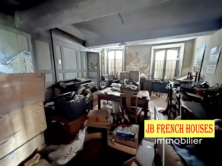 9 bed stone house for sale near Noth