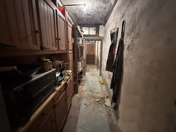 9 bed stone house for sale near Noth