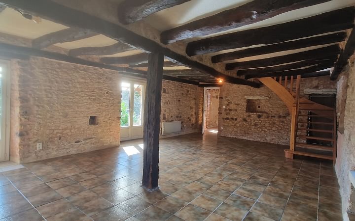 2 bed stone house for sale near Dordogne and Lot