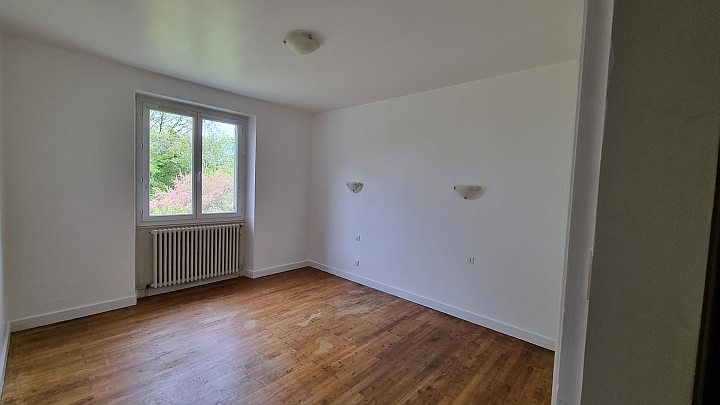 5 bed stone house for sale near Goulat