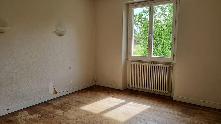 5 bed stone house for sale near Goulat