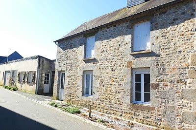 4 bed stone house for sale near Vengeons