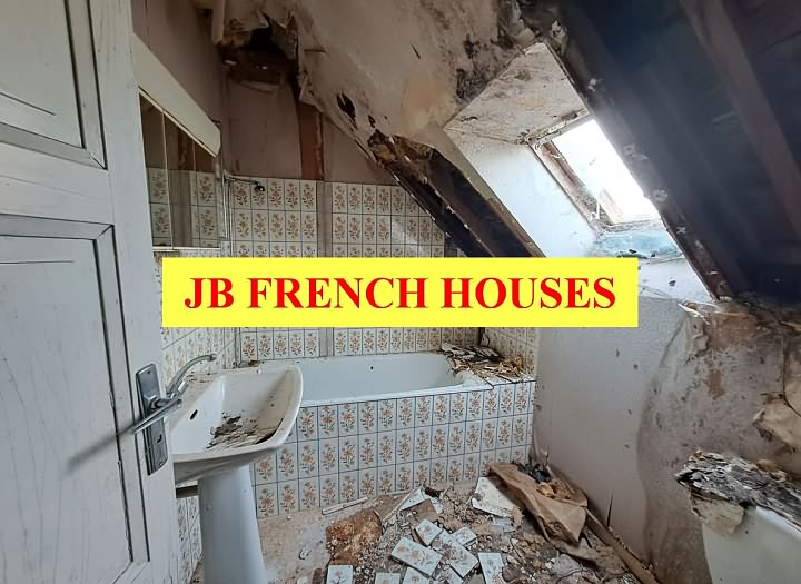 Stone house to renovate near Loutehel