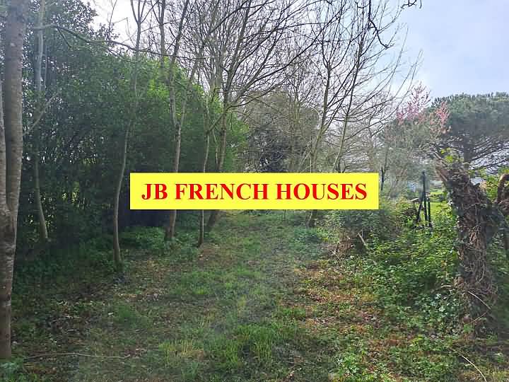 Stone house to renovate near Loutehel