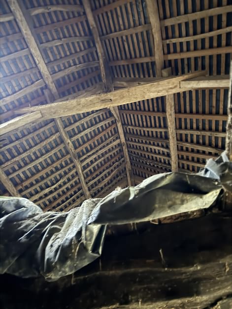 Stone barn to renovate near Treve