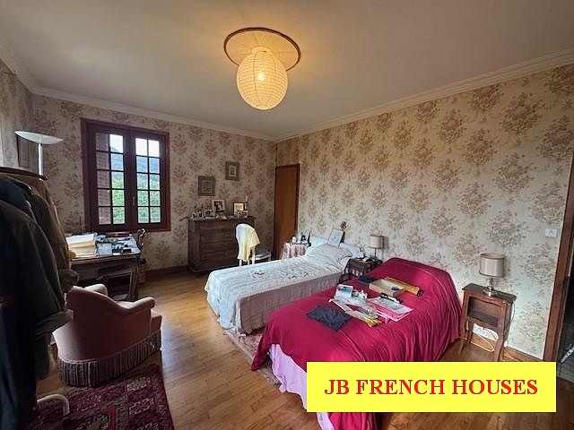 4 bed stone house for sale near Affieux