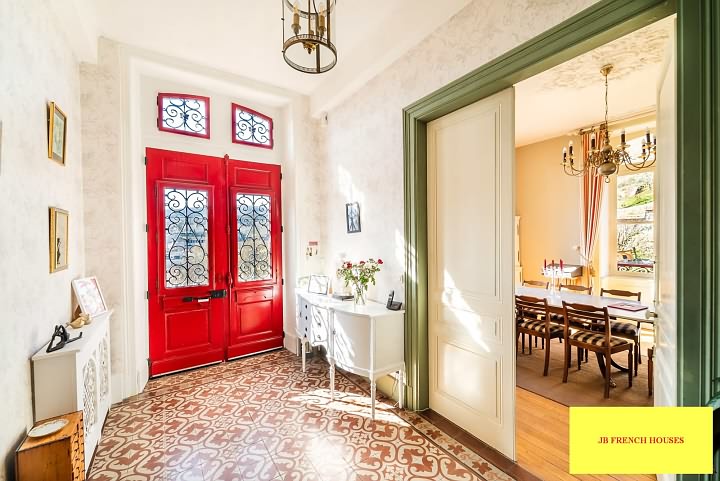 6 bed stone house for sale near Bujaleuf