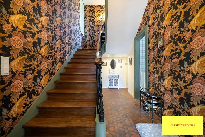 6 bed stone house for sale near Bujaleuf