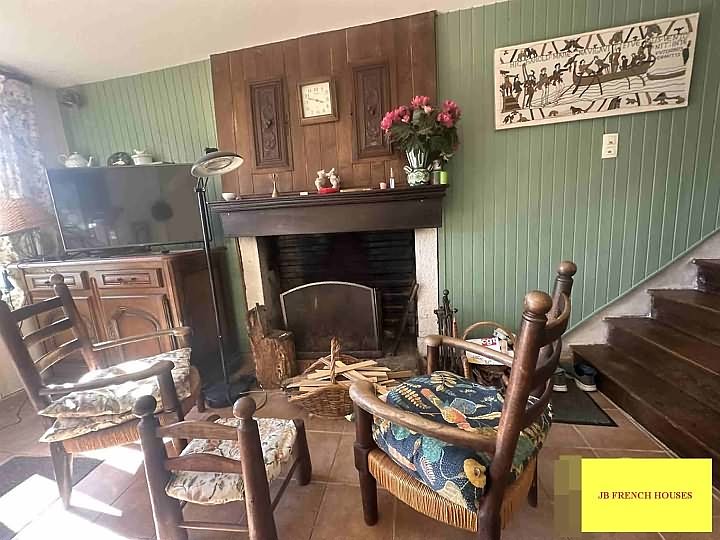 Maison en pierre de 4 chambres à vendre près de Jartaud