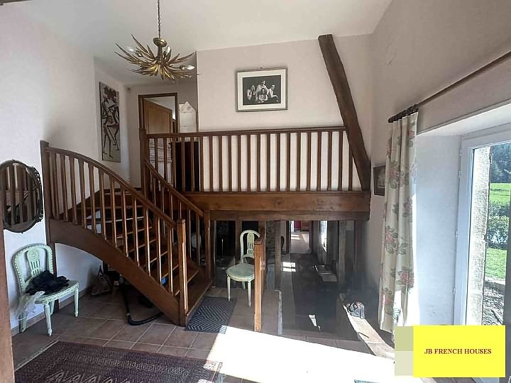 Maison en pierre de 4 chambres à vendre près de Jartaud