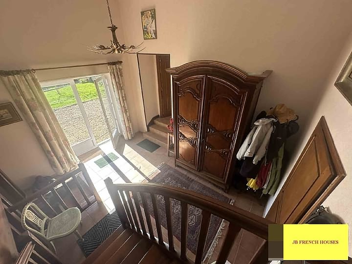 Maison en pierre de 4 chambres à vendre près de Jartaud