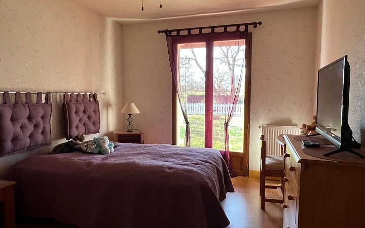3 bed stone house for sale near Ajat