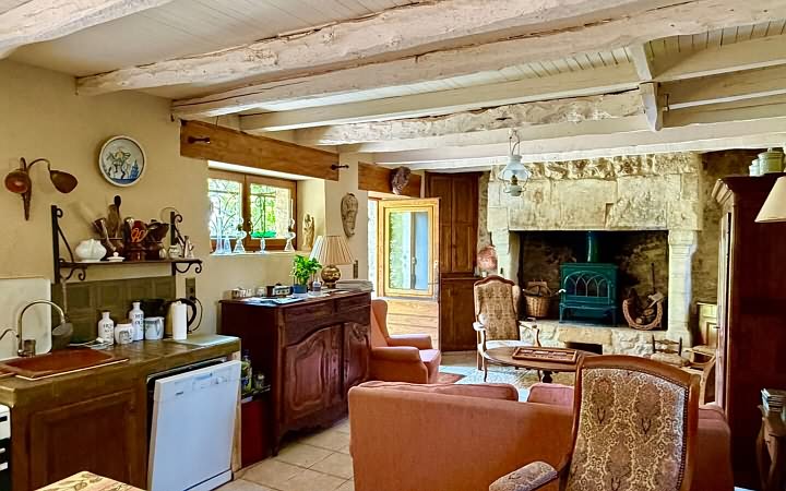 5 bed stone house for sale near Aubas