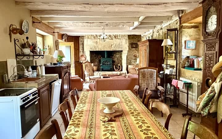 5 bed stone house for sale near Aubas