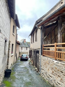 Stone house to renovate near Affieux