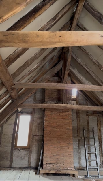 Stone house to renovate near Affieux