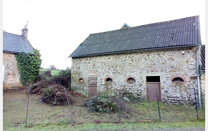2 bed stone house for sale near Averton