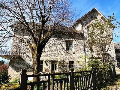 5 bed stone house for sale near Affieux