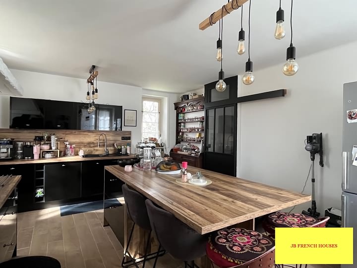 5 bed stone house for sale near Affieux