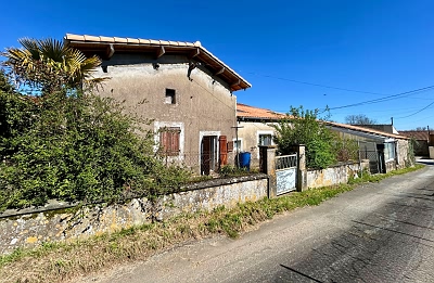 Stone house to renovate near Gentray