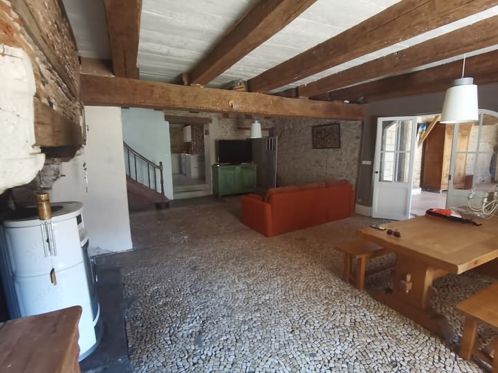 3 bed stone house for sale near Suaux