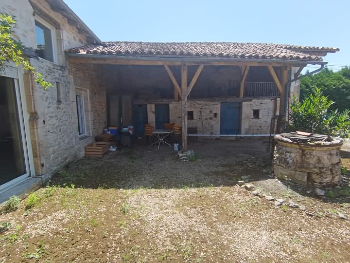 3 bed stone house for sale near Suaux
