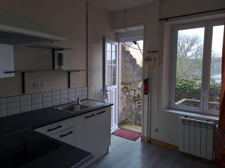 3 bed stone house for sale near Keraden