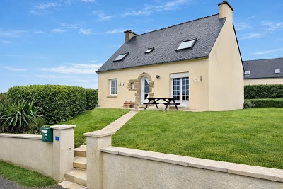 3 bed stone house for sale near Keraden