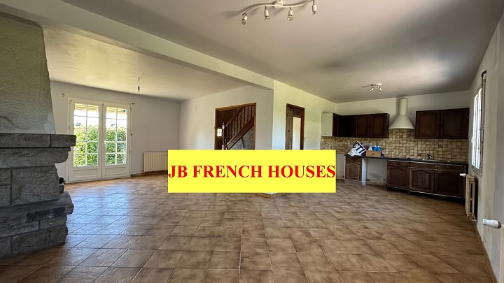 3 bed stone house for sale near Keraden
