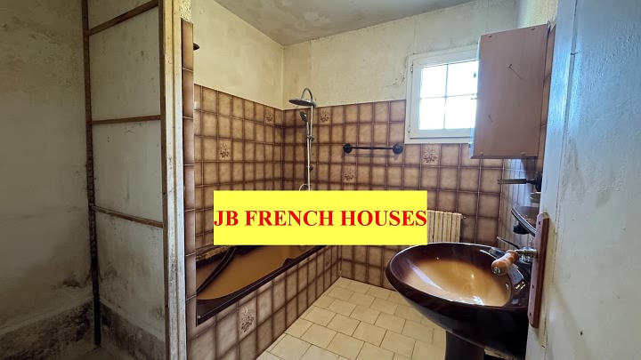 3 bed stone house for sale near Keraden