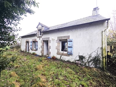 Maison en pierre de 2 chambres à vendre près de Le Sourn