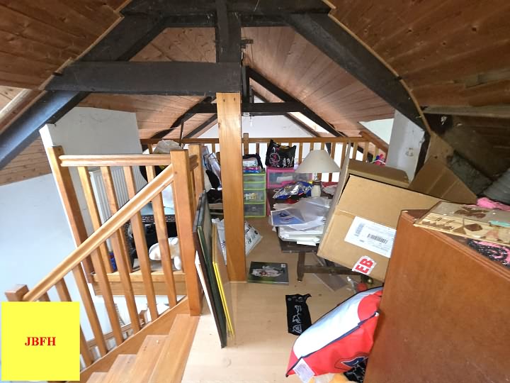Maison en pierre de 2 chambres à vendre près de Le Sourn