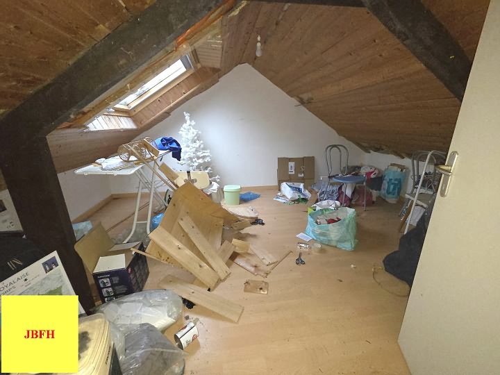 Maison en pierre de 2 chambres à vendre près de Le Sourn