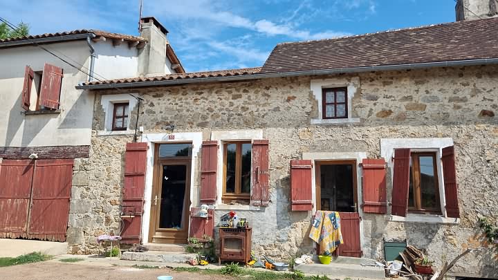 2 bed stone house for sale near Goulat