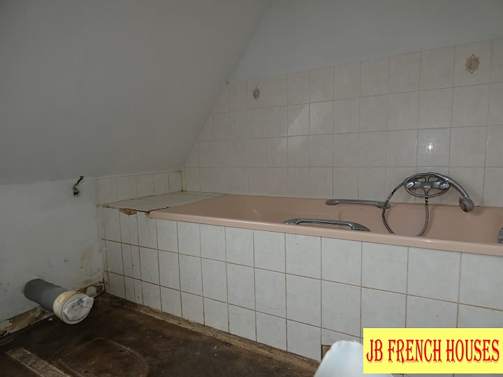 Natuurstenen huis met 3 slaapkamers te koop nabij Lapenty