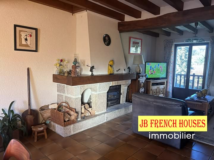 5 bed stone house for sale near Noth