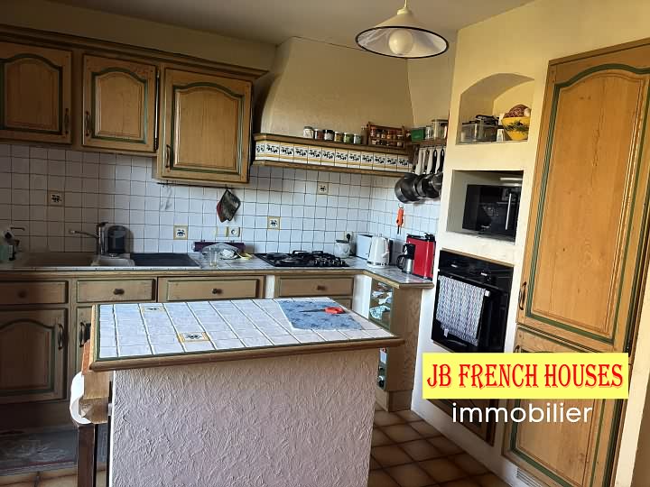 5 bed stone house for sale near Noth