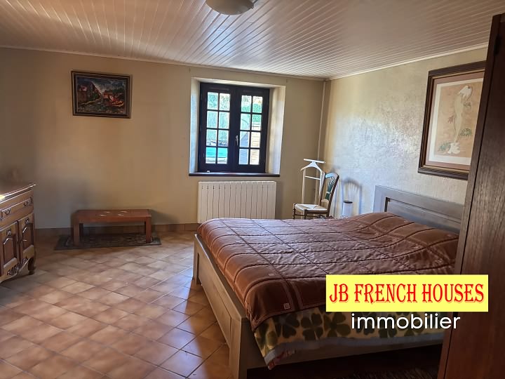5 bed stone house for sale near Noth