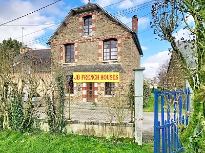 Maison en pierre de 3 chambres à vendre près de Mohon