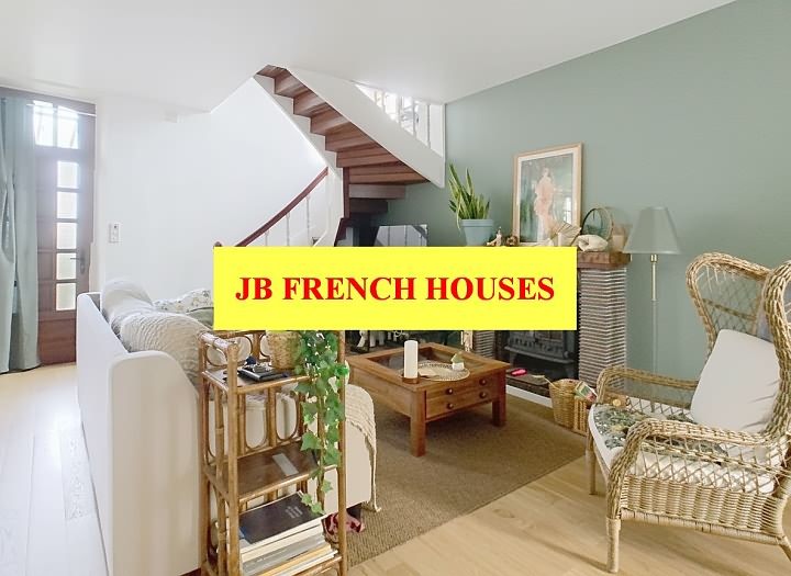 Maison en pierre de 3 chambres à vendre près de Mohon