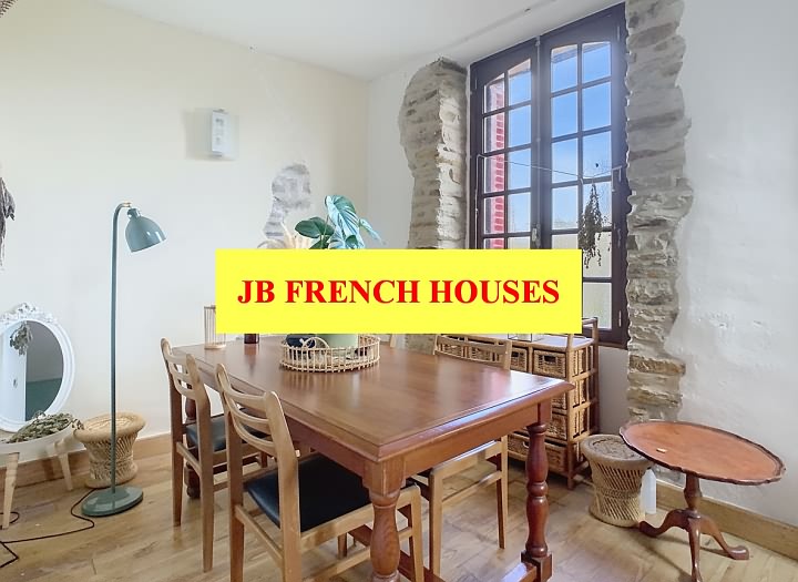 Maison en pierre de 3 chambres à vendre près de Mohon