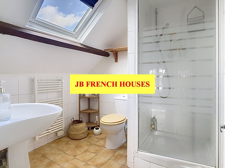 Maison en pierre de 3 chambres à vendre près de Mohon
