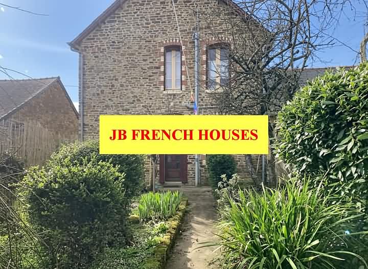 Maison en pierre de 3 chambres à vendre près de Mohon