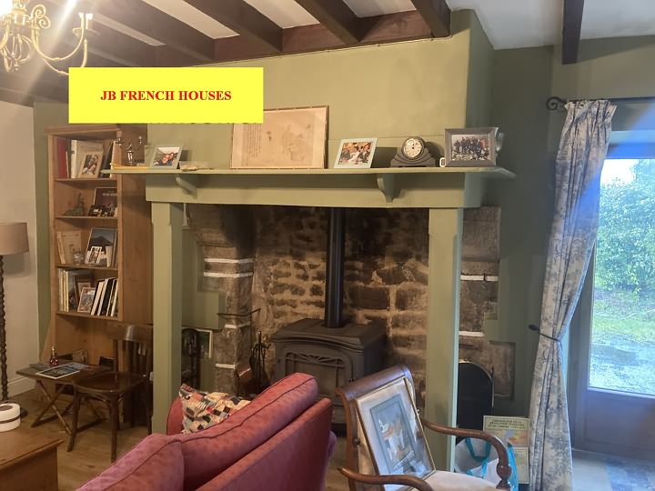 5 bed stone house for sale near Lesbois